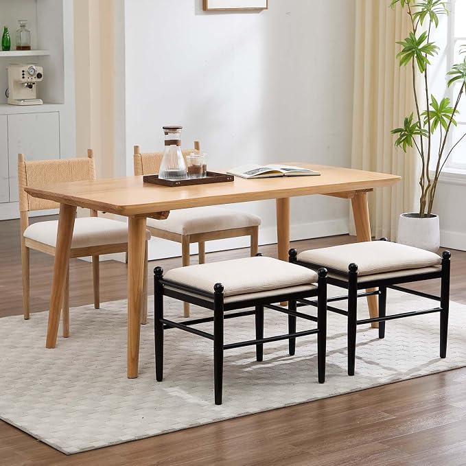 Black Frame, White Linen
